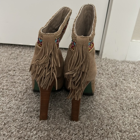 Donald J. Pliner Womens Fringe Mocassin Booties - Size 9.5 - Never Worn - Picture 2 of 4
